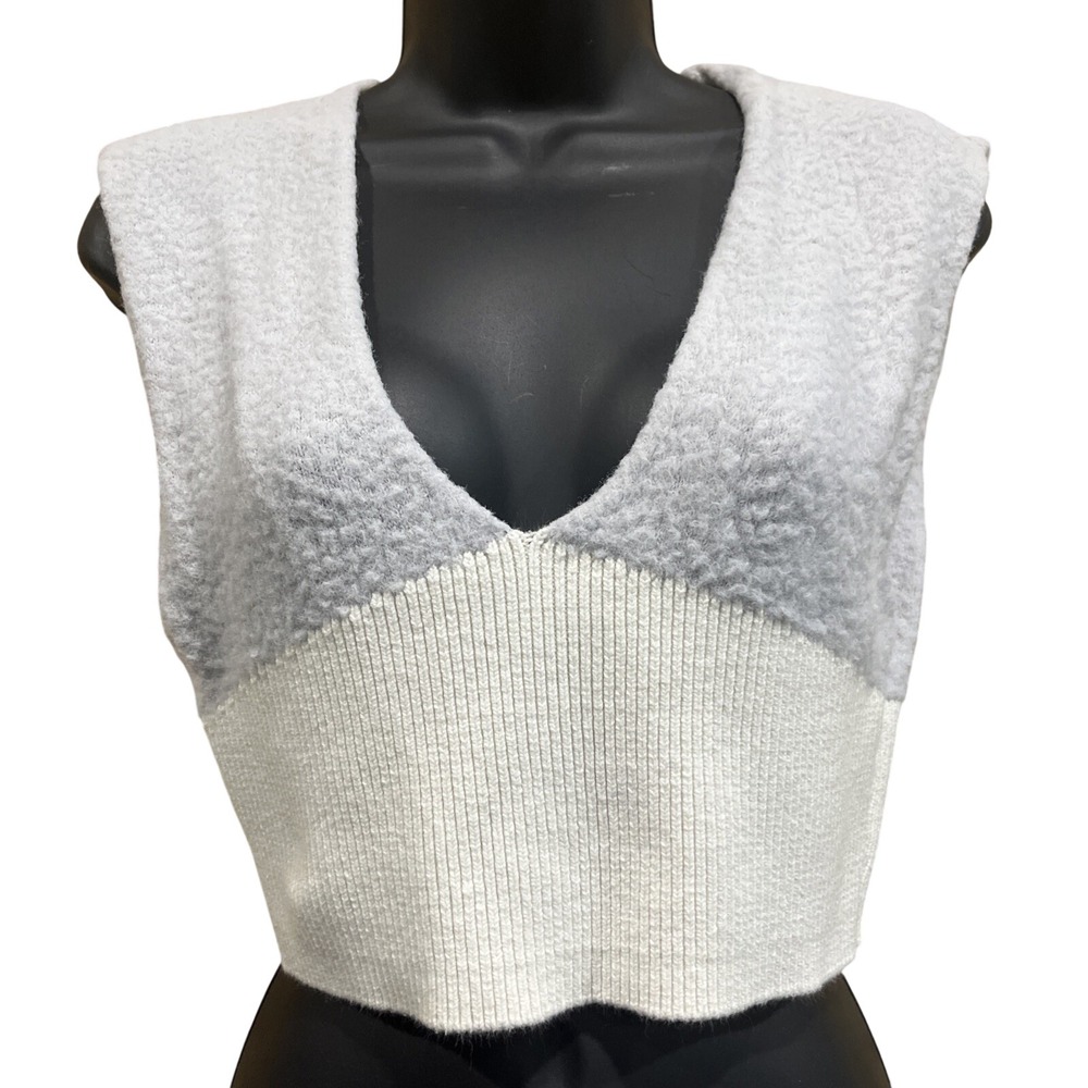 Free People Knit Vest Womens L Grey White Intimately V-Neck Fuzzy Ribbed Cropped